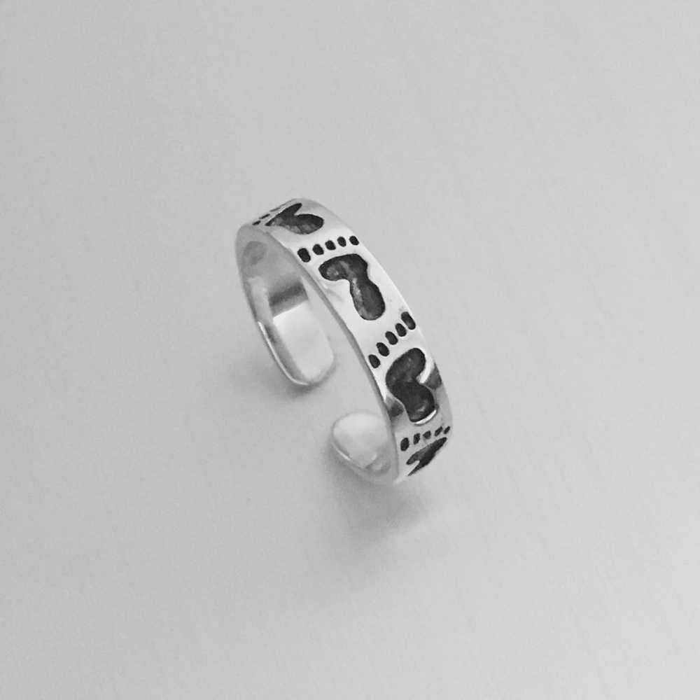 Sterling Silver Footprints Toe Ring - image 5